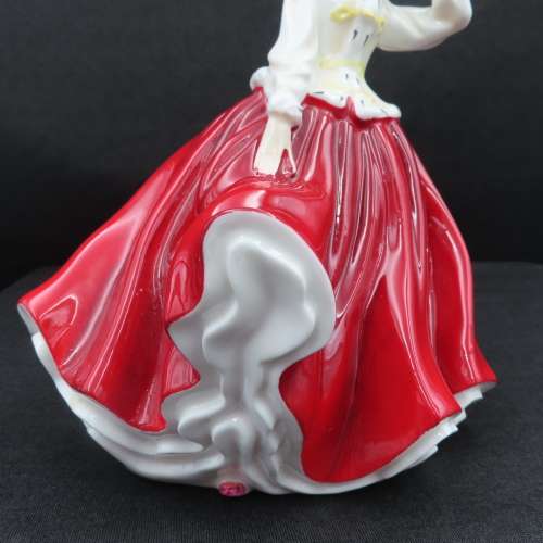 Royal Doulton Figurine First Version `Gail` HN 2937