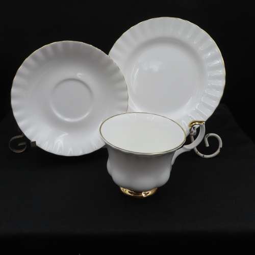 Royal Albert Val D'or 21 Piece Tea Set