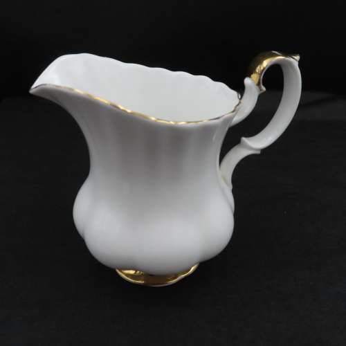 Royal Albert Val D'or 21 Piece Tea Set
