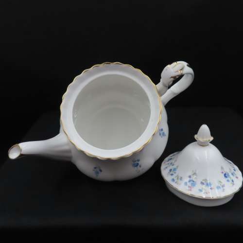 Royal Albert Memory Lane Tea Pot (4 Cups)