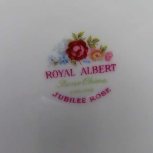 Royal Albert Jubilee Rose Cake Plates x 4 (16 cm in diam)