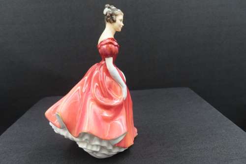 Royal Doulton Figurine `Winsome` HN 2220