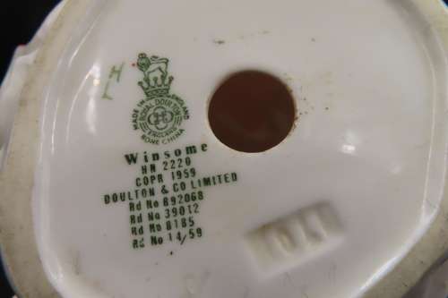Royal Doulton Figurine `Winsome` HN 2220