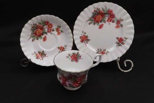 Royal Albert Centennial Rose 21 Piece Tea Set.