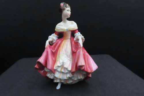 Royal Doulton Figurine `Southern Belle` HN 2229 First Version