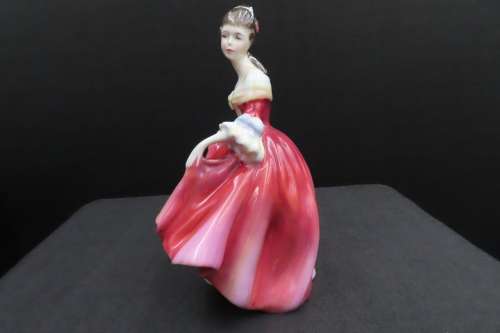 Royal Doulton Figurine `Southern Belle` HN 2229 First Version