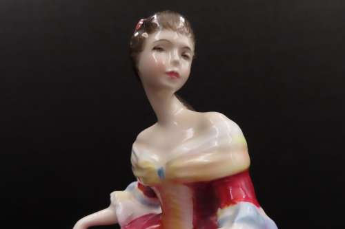 Royal Doulton Figurine `Southern Belle` HN 2229 First Version