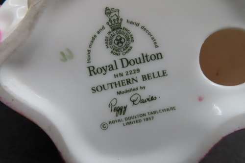 Royal Doulton Figurine `Southern Belle` HN 2229 First Version