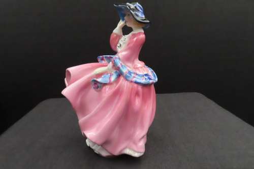 Royal Doulton Figurine`Top O` The Hill` HN 1849 First Version