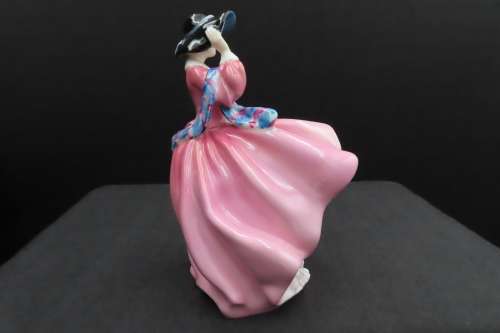 Royal Doulton Figurine`Top O` The Hill` HN 1849 First Version