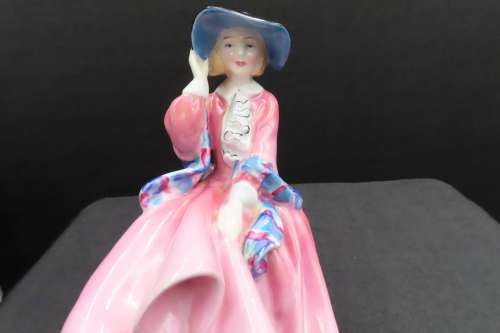 Royal Doulton Figurine`Top O` The Hill` HN 1849 First Version