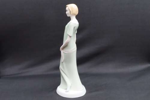 Royal Doulton Reflections Figurine `Enigma` HN 3110
