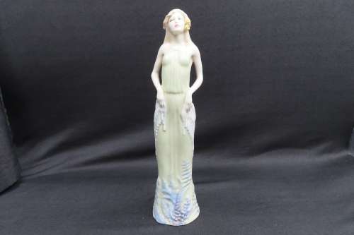 Royal Doulton Figurine `Morning Glory` HN3093 Reflections Series.