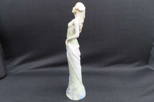 Royal Doulton Figurine `Morning Glory` HN3093 Reflections Series.