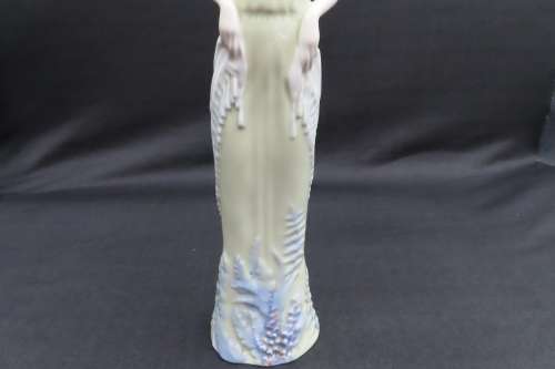 Royal Doulton Figurine `Morning Glory` HN3093 Reflections Series.