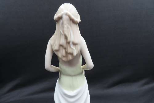 Royal Doulton Figurine `Morning Glory` HN3093 Reflections Series.