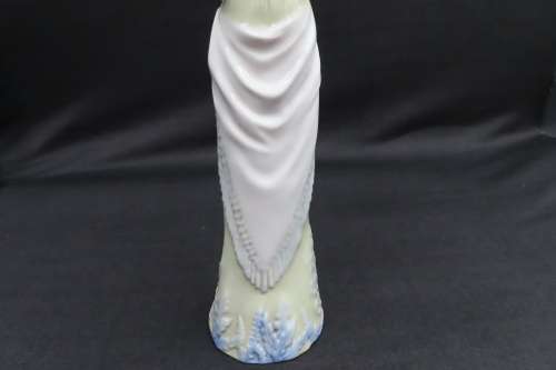 Royal Doulton Figurine `Morning Glory` HN3093 Reflections Series.