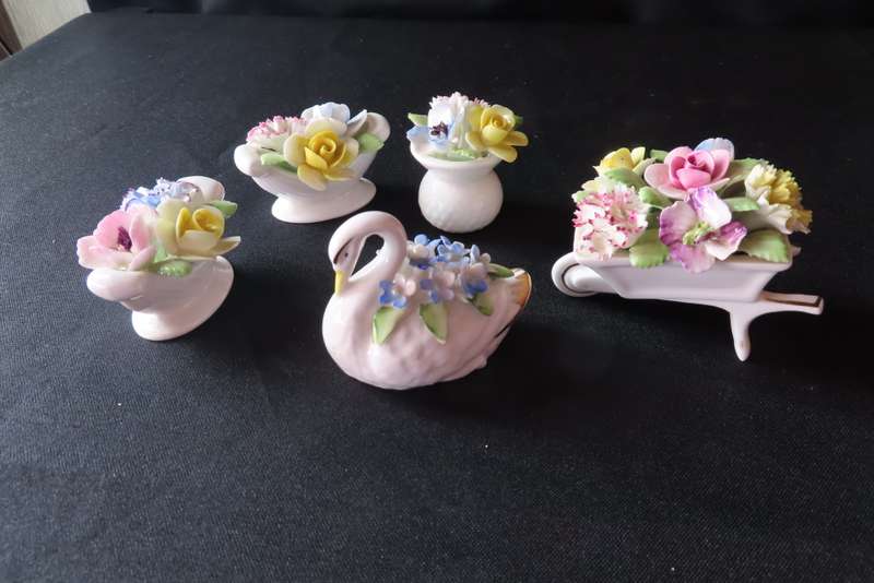 Royal Doulton Miniature Flowerpots x 5
