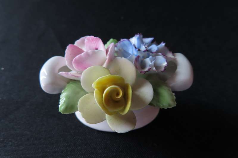 Royal Doulton Miniature Flowerpots x 5