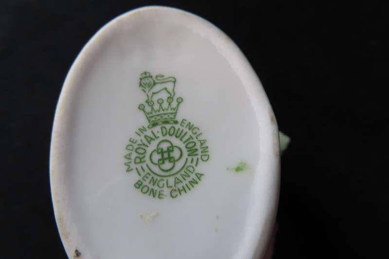 Royal Doulton Miniature Flowerpots x 5