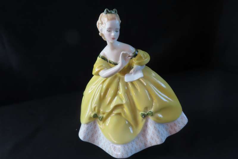 Royal Doulton Figurine The Last Waltz HN 2315.