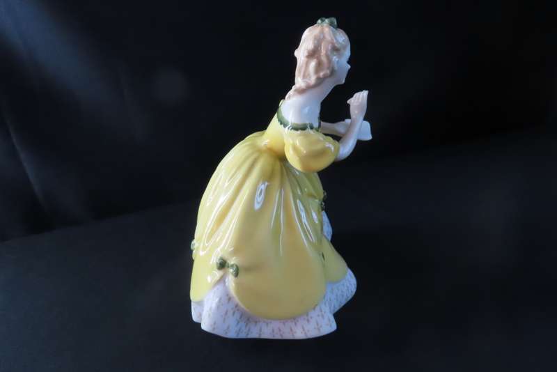 Royal Doulton Figurine The Last Waltz HN 2315.