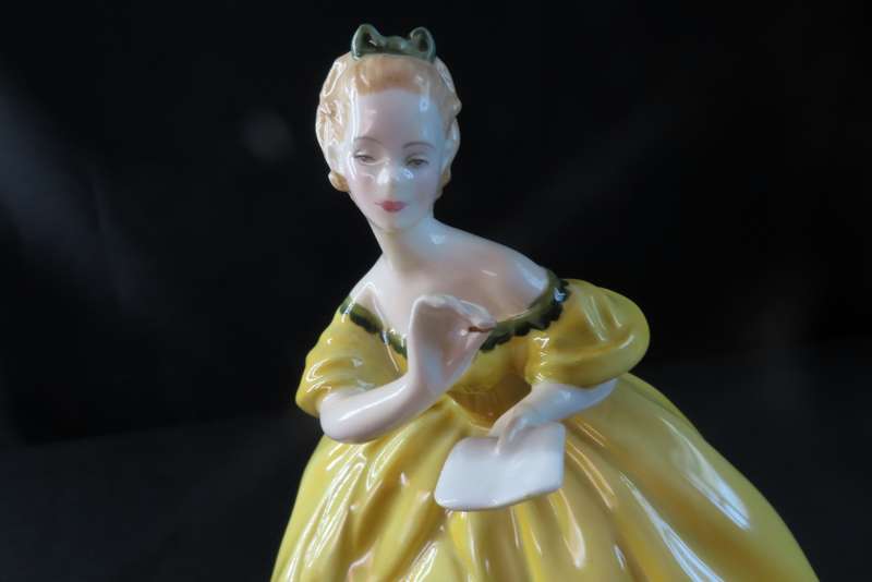 Royal Doulton Figurine The Last Waltz HN 2315.