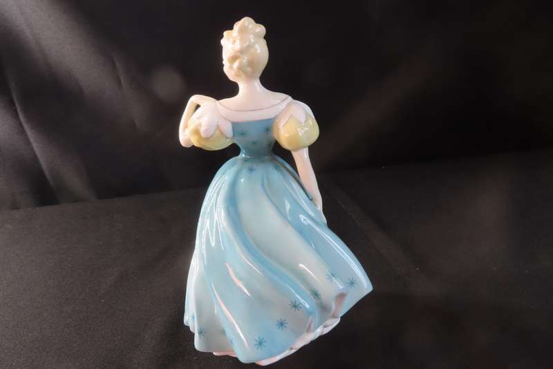 Royal Doulton Figurine Enchantment HN 2178
