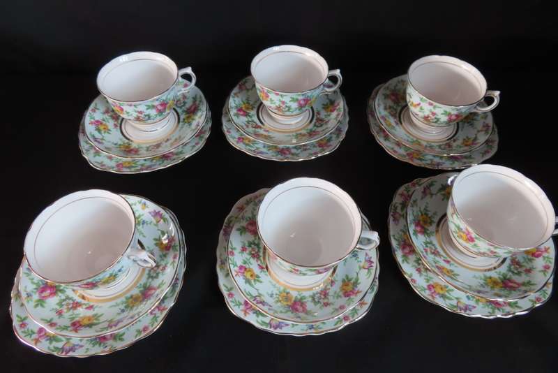Colclough 21 Piece Tea Set.