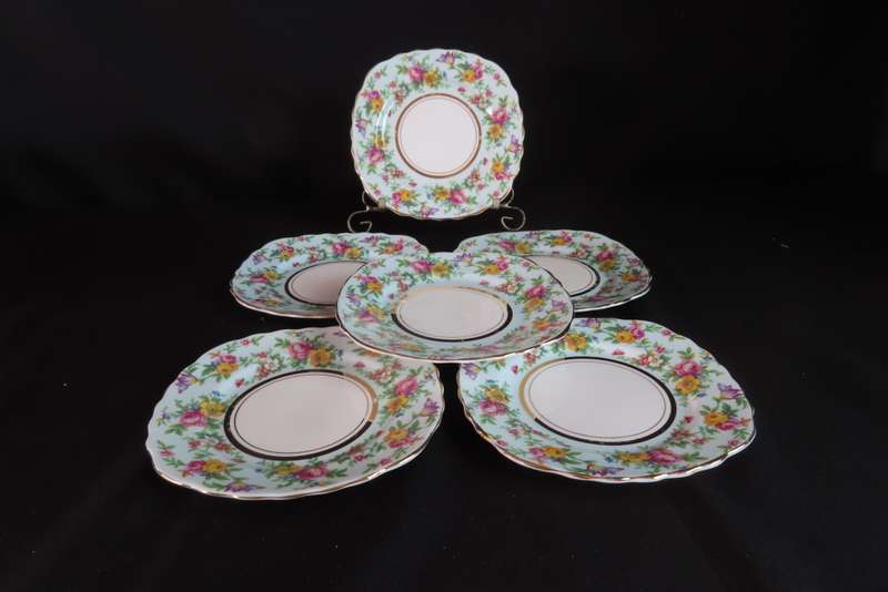 Colclough 21 Piece Tea Set.