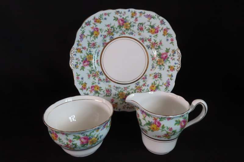 Colclough 21 Piece Tea Set.