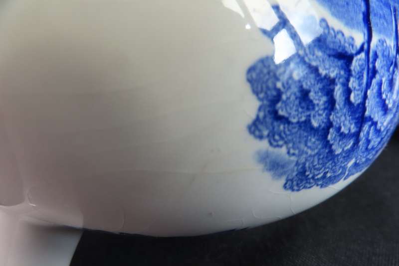 ENOCH WOOD`S ENGLISH SCENERY TEA POT.