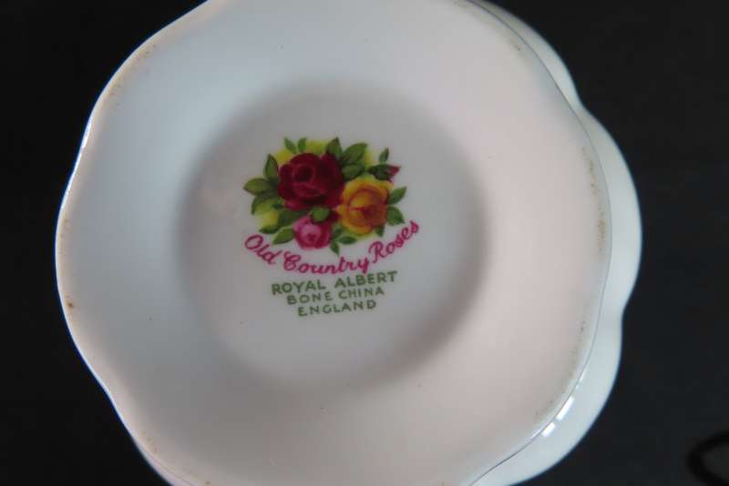 ROYAL ALBERT OLD COUNTRY ROSES TEA MILK JUG.