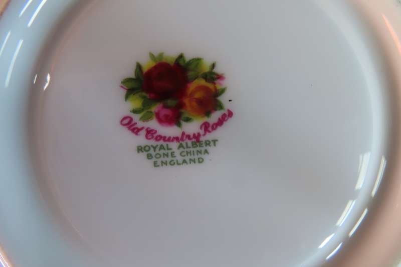 ROYAL ALBERT OLD COUNTRY ROSES TEA TRIO.