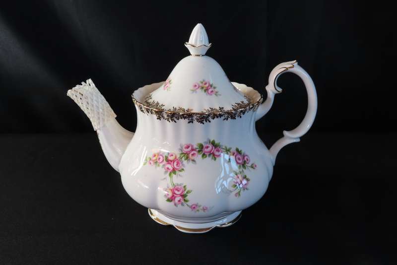 Royal albert dimity rose discount