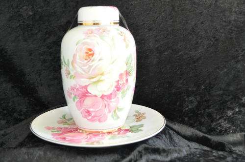Beautiful Rose Pattern Urn/Ginger Jar with Matching Plate