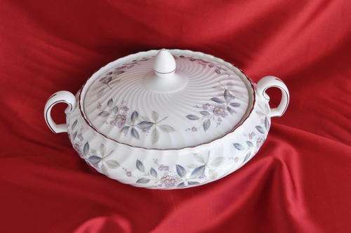 Royal Adderley "Breath o' Spring Tureen with Lid (H1352)