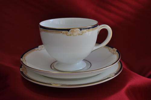 Wedgwood Bone China ( Cavendish R4680 ) Trio