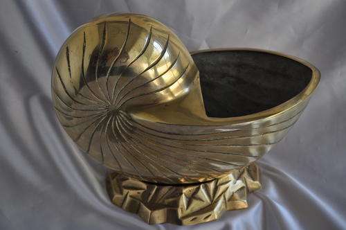 Brass Sea Shell Shaped Vase  ( Postage R65)