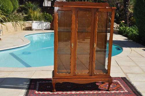Imbuia Display Cabinet - Queen Ann Legs -  Collections Only !!!!