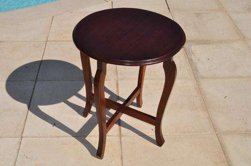 Imbuia Queen Ann Round Lamp Table  --  Collections Only !!!!!