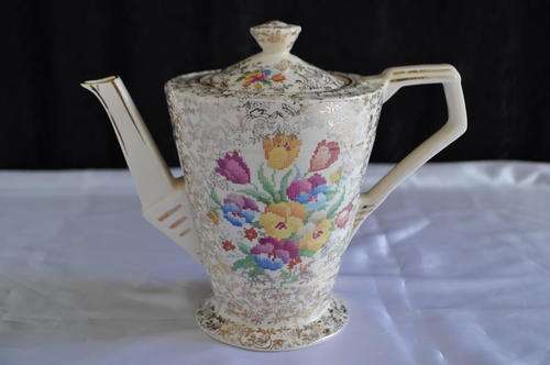 H&K Tunstall "Old English Sampler" Tea Pot  ( 1933 --- 1942)
