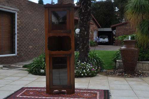 Oak Corner Display  Unit   ----  Collections Only !!!!