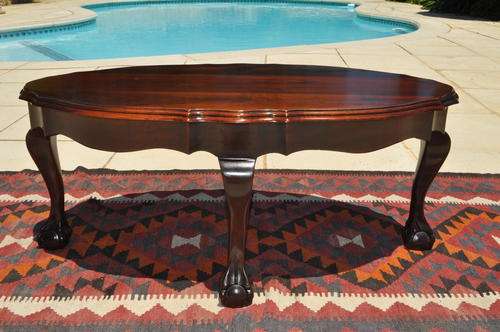 Ball & Claw Oval Coffee Table --  Collections Only !!!!