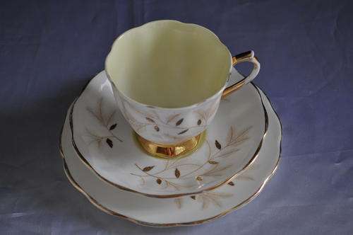 Royal Albert "Montrose" Trio