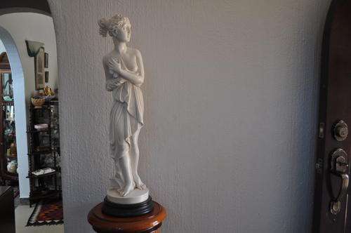 Statue of Pandora (with box!)