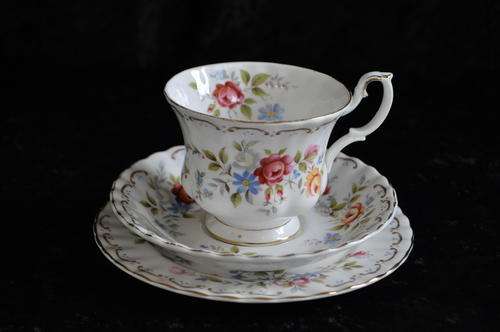 Royal Albert "Jubilee Rose" Trio