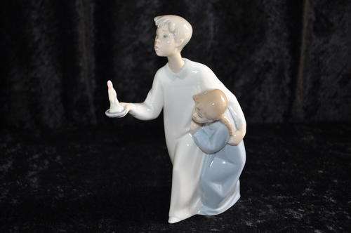 Lladro Boy & Girl With Candle