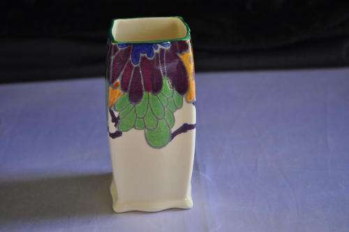 Royal Doulton "Gloria" Vase - D4937  -    1938