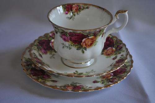 Royal Albert "Old Country Roses" Trio